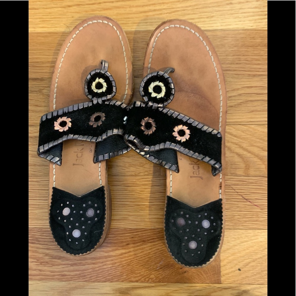 Black size 8 Jack Rogers